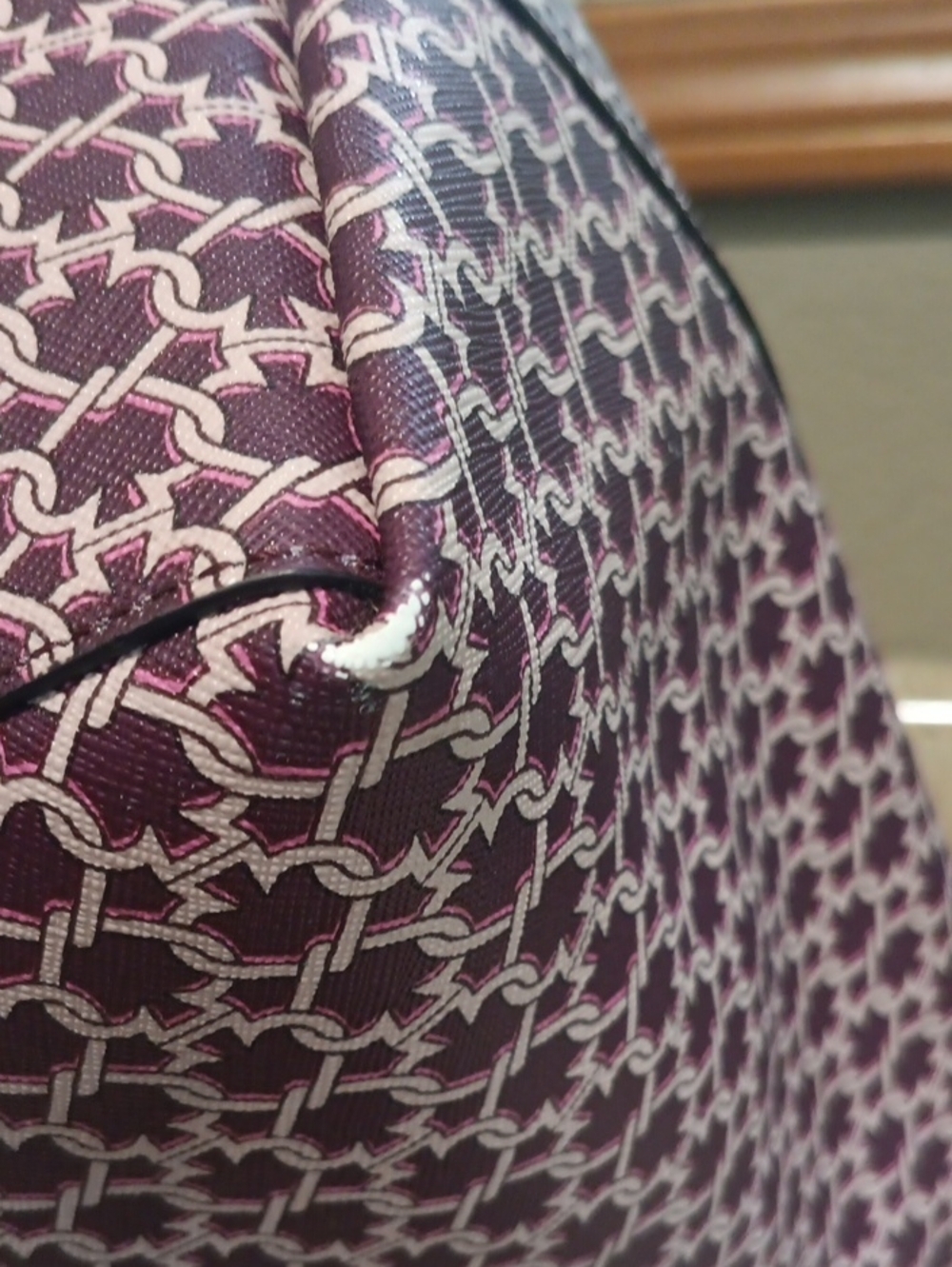 kate spade Link Tote- Stylish Everyday Carry - Picture 9 of 15